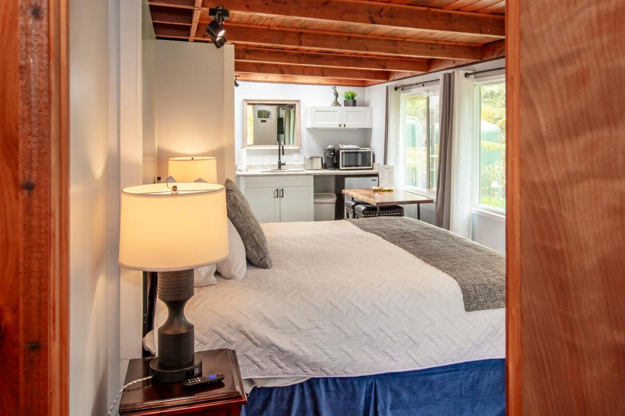 Aloha Junction Bed And Breakfast -Minutes Away From Hawaii Volcanoes National Park Екстериор снимка
