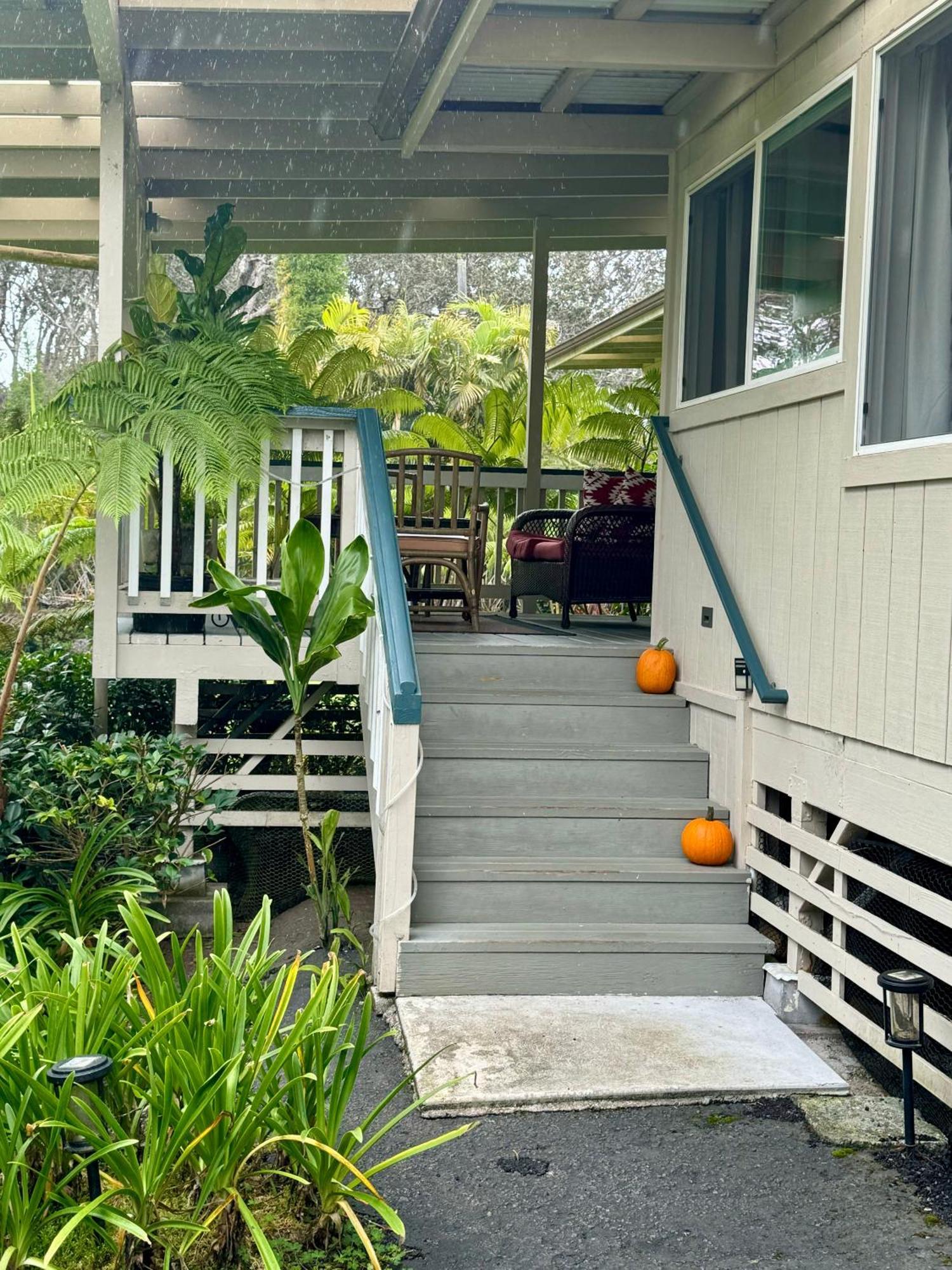 Aloha Junction Bed And Breakfast -Minutes Away From Hawaii Volcanoes National Park Екстериор снимка